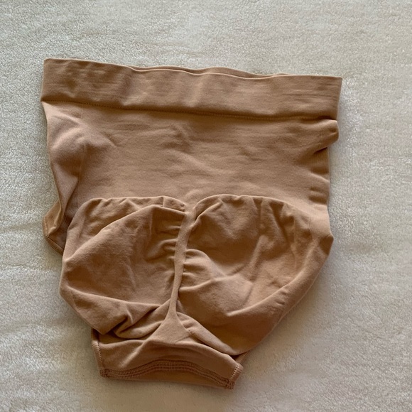 Skims SCULPTING MID WAIST BRIEF - Picture 4 of 4